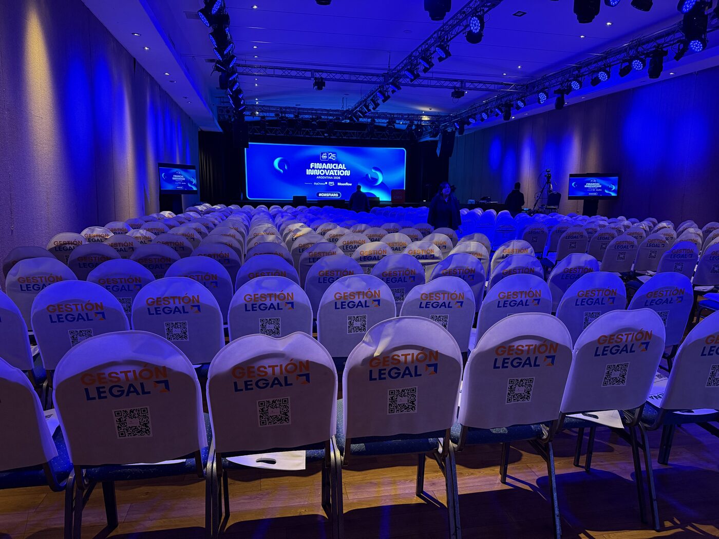 Auditorio de CMS Financial Innovation Argentina 2026 con presencia de Gestion Legal